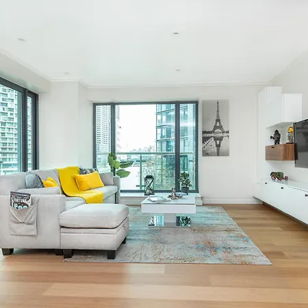 New Listing! Modern 3Br, Prime Canary Wharf